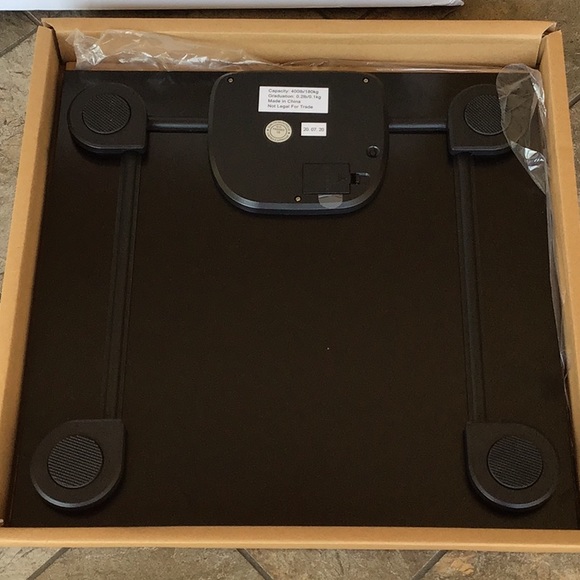 Bathroom Scales - Picture 3 of 4